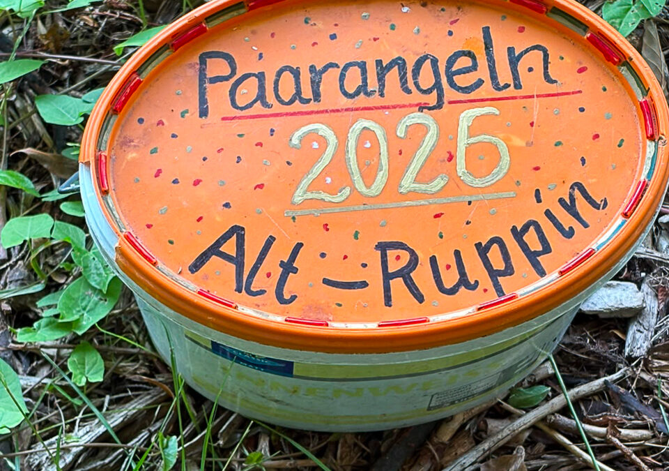 Eimer mit Aufschrift "Paarangeln 2026"